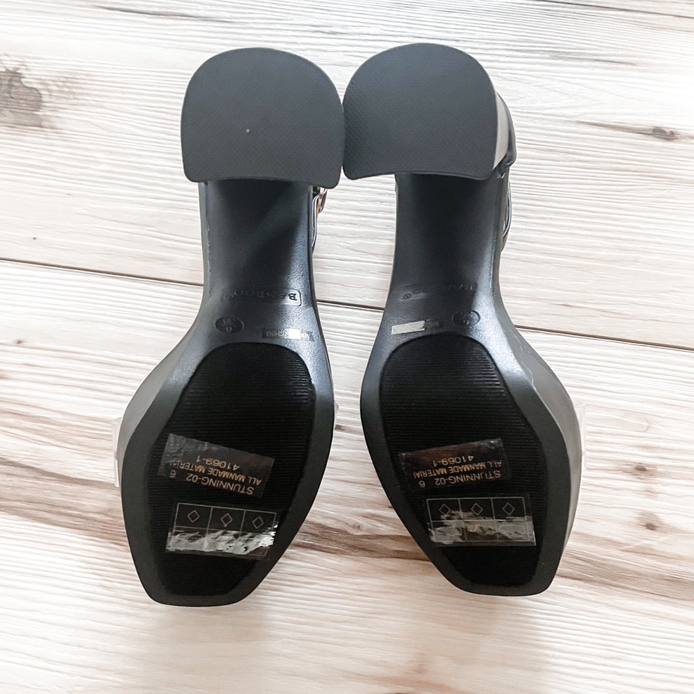 Black Heels - Picture 3 of 4